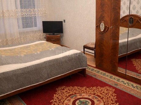 4 otaqlı köhnə tikili - Köhnə Günəşli q. - 105 m²