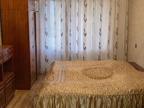 4 otaqlı köhnə tikili - Köhnə Günəşli q. - 105 m²