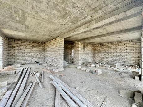 6 otaqlı həyət evi/bağ evi - Mərdəkan q. - 222 m²