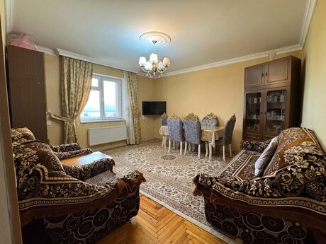 4 otaqlı köhnə tikili - Şah İsmayıl Xətai m. - 100 m²