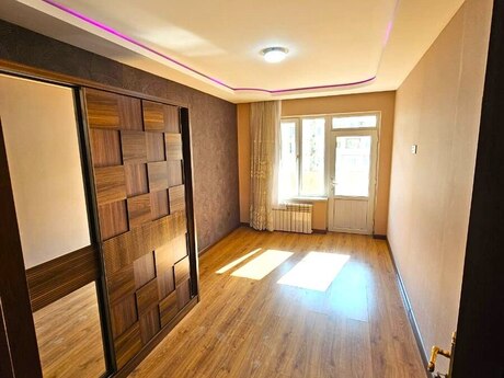 3 otaqlı yeni tikili - 8 Noyabr m. - 100 m²