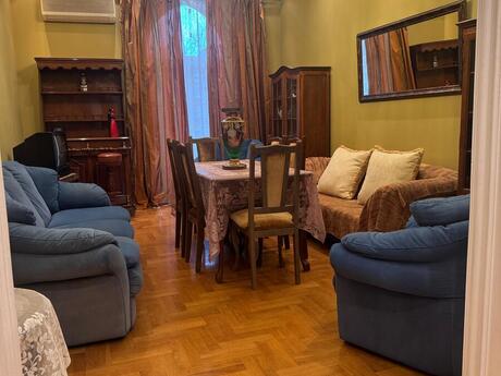3 otaqlı köhnə tikili - 28 May m. - 125 m²