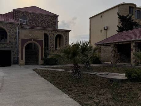 6 otaqlı həyət evi/bağ evi - Sea Breeze q. - 200 m²