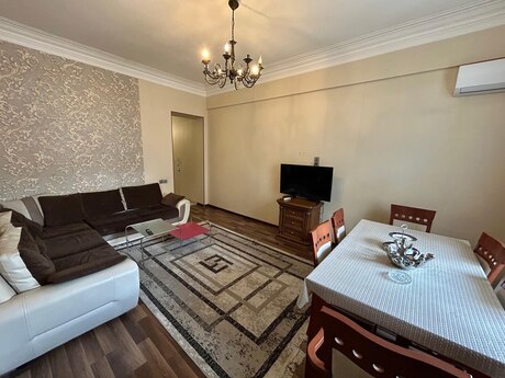 Elan №5947465 - Bakı, Sahil m., 2 otaqlı, 65 m², 2/5 mərtəbə