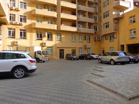 4 otaqlı yeni tikili - 28 May m. - 160 m²