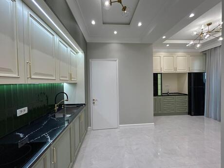 4 otaqlı yeni tikili - Elmlər Akademiyası m. - 170 m²