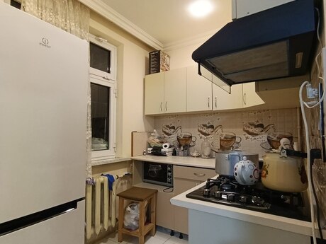 2 otaqlı köhnə tikili - 7-ci mikrorayon q. - 48.7 m²