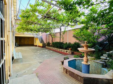 10 otaqlı həyət evi, 300 m², Nəsimi: 540 000 ₼ 2