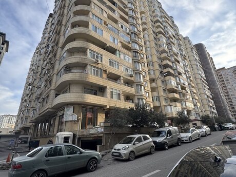 Satılır 2 otaqlı yeni tikili 68 m², 8 Noyabr m.