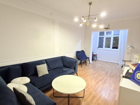 3 otaqlı köhnə tikili - Azadlıq Prospekti m. - 85 m²
