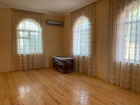 4 otaqlı həyət evi/bağ evi - Novxanı q. - 155 m²