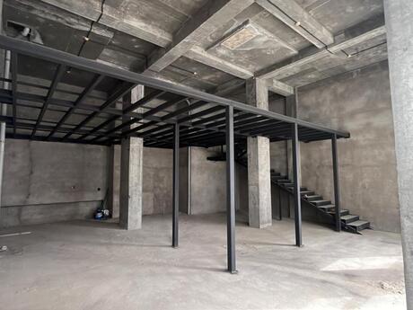 Obyekt - Ağ şəhər q. - 200 m²