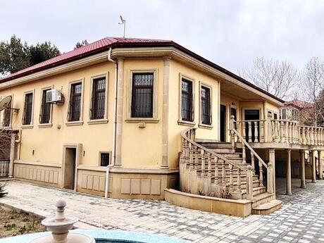 4 otaqlı həyət evi/bağ evi - Novxanı q. - 200 m²