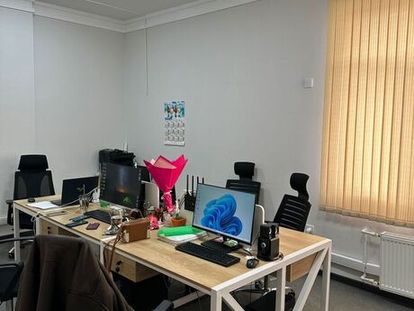 5 otaqlı ofis - Elmlər Akademiyası m. - 240 m²