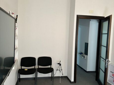 5 otaqlı ofis - Elmlər Akademiyası m. - 240 m²