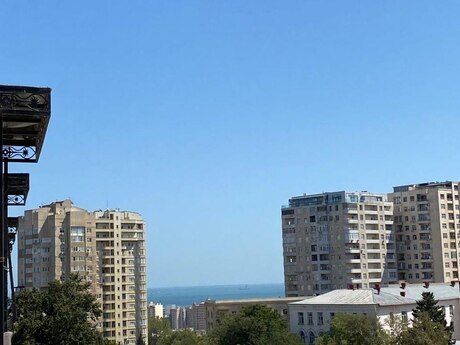 3 otaqlı köhnə tikili - Elmlər Akademiyası m. - 80 m²