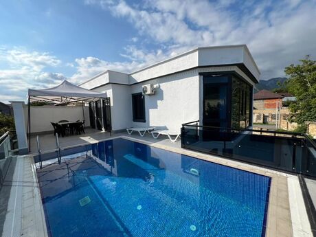 Satılır 5 otaqlı həyət evi/bağ evi 200 m², Qəbələ
