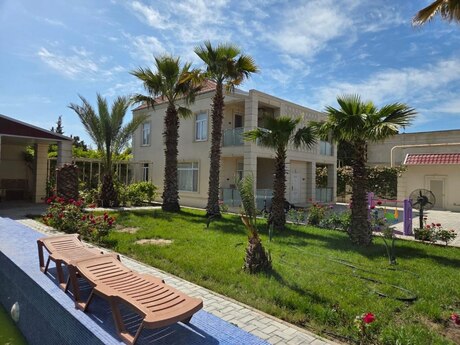 6 otaqlı həyət evi/bağ evi - Mərdəkan q. - 400 m²
