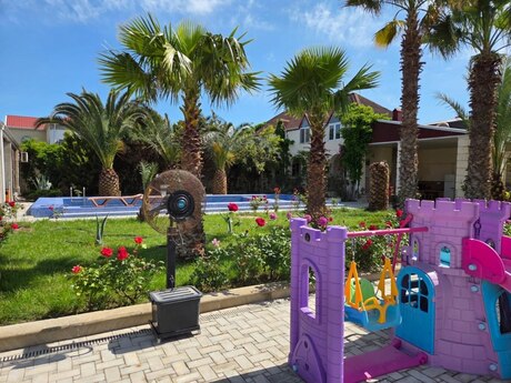 6 otaqlı həyət evi/bağ evi - Mərdəkan q. - 400 m²