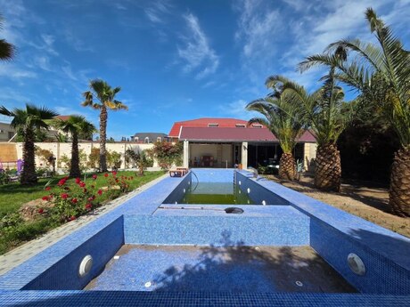 6 otaqlı həyət evi/bağ evi - Mərdəkan q. - 400 m²