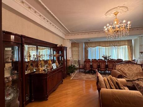 4 otaqlı yeni tikili - Şah İsmayıl Xətai m. - 187 m²