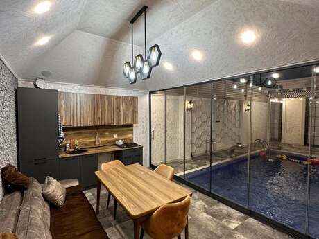 4 otaqlı həyət evi/bağ evi - Mərdəkan q. - 250 m²