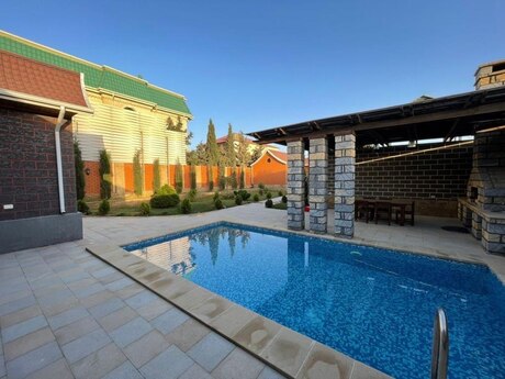 4 otaqlı həyət evi/bağ evi - Mərdəkan q. - 290 m²