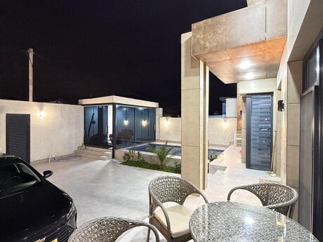 4 otaqlı həyət evi/bağ evi - Mərdəkan q. - 240 m²