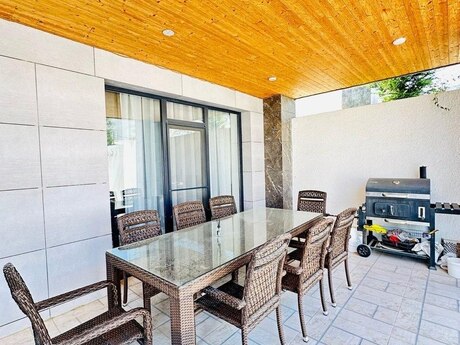 4 otaqlı həyət evi/bağ evi - Mərdəkan q. - 220 m²