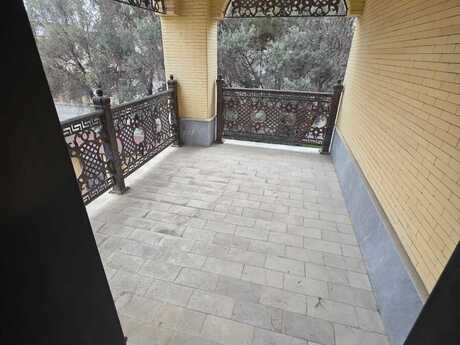 6 otaqlı həyət evi/bağ evi - Gənclik m. - 300 m²