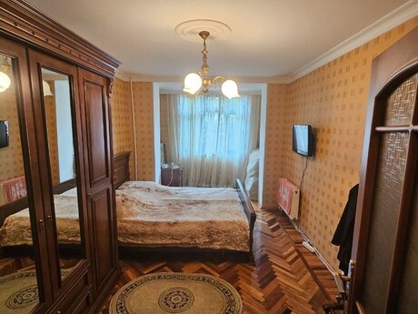 4 otaqlı köhnə tikili - Həzi Aslanov q. - 110 m²