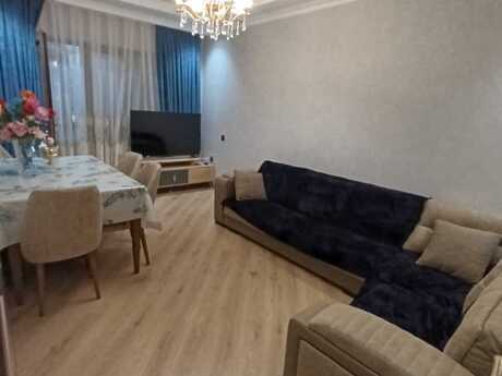 3 otaqlı köhnə tikili - Azadlıq Prospekti m. - 85 m²