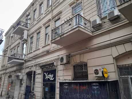 3 otaqlı köhnə tikili - 28 May m. - 67.7 m²