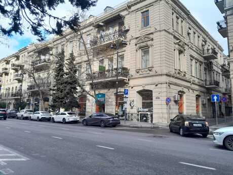 3 otaqlı köhnə tikili - 28 May m. - 67.7 m²