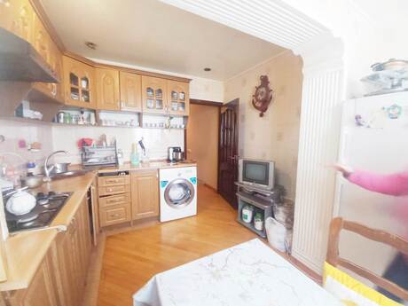 5 otaqlı köhnə tikili - Azadlıq Prospekti m. - 130 m²