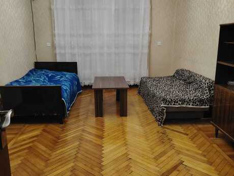 3 otaqlı köhnə tikili - İnşaatçılar m. - 65 m²