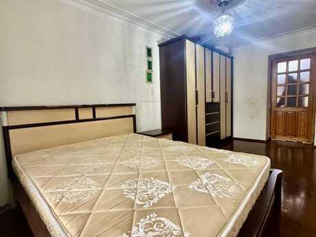 3 otaqlı köhnə tikili - Elmlər Akademiyası m. - 75 m²