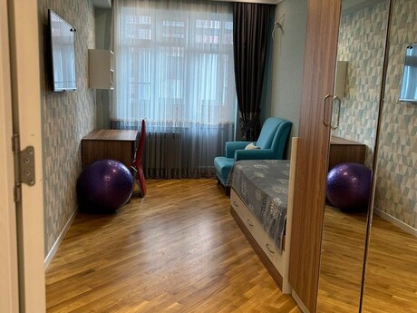 4 otaqlı yeni tikili - Əhmədli m. - 136 m²