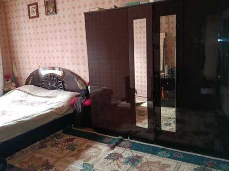 4 otaqlı köhnə tikili - Bakıxanov q. - 110 m²