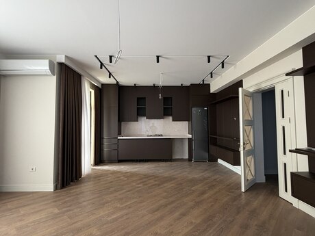 3 otaqlı yeni tikili - Bakıxanov q. - 127 m²