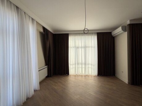 3 otaqlı yeni tikili - Bakıxanov q. - 127 m²
