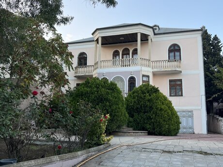 Satılır 7 otaqlı həyət evi/bağ evi 350 m², Bakıxanov q.