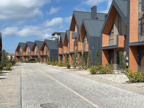 House with Garden, Villa For Sale