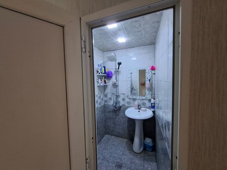 3 otaqlı köhnə tikili - Neftçilər m. - 70 m²