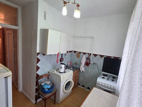 2 otaqlı köhnə tikili - Həzi Aslanov m. - 45 m²
