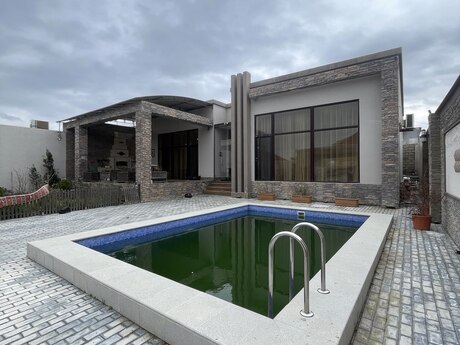 5 otaqlı həyət evi/bağ evi - Buzovna q. - 300 m²