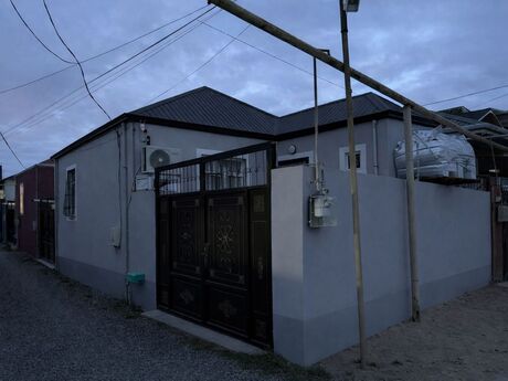 Satılır 2 otaqlı həyət evi/bağ evi 55 m², Binə q.
