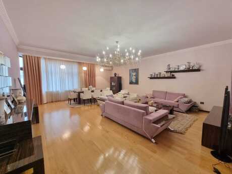 Elan №5959571 - Bakı, Nəsimi r., 4 otaqlı, 205 m², 8/15 mərtəbə