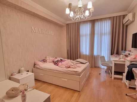 4 otaqlı yeni tikili - Nəsimi r. - 205 m²