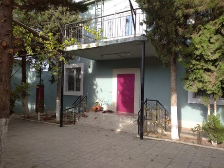Satılır 5 otaqlı həyət evi/bağ evi 246 m², Saray q.